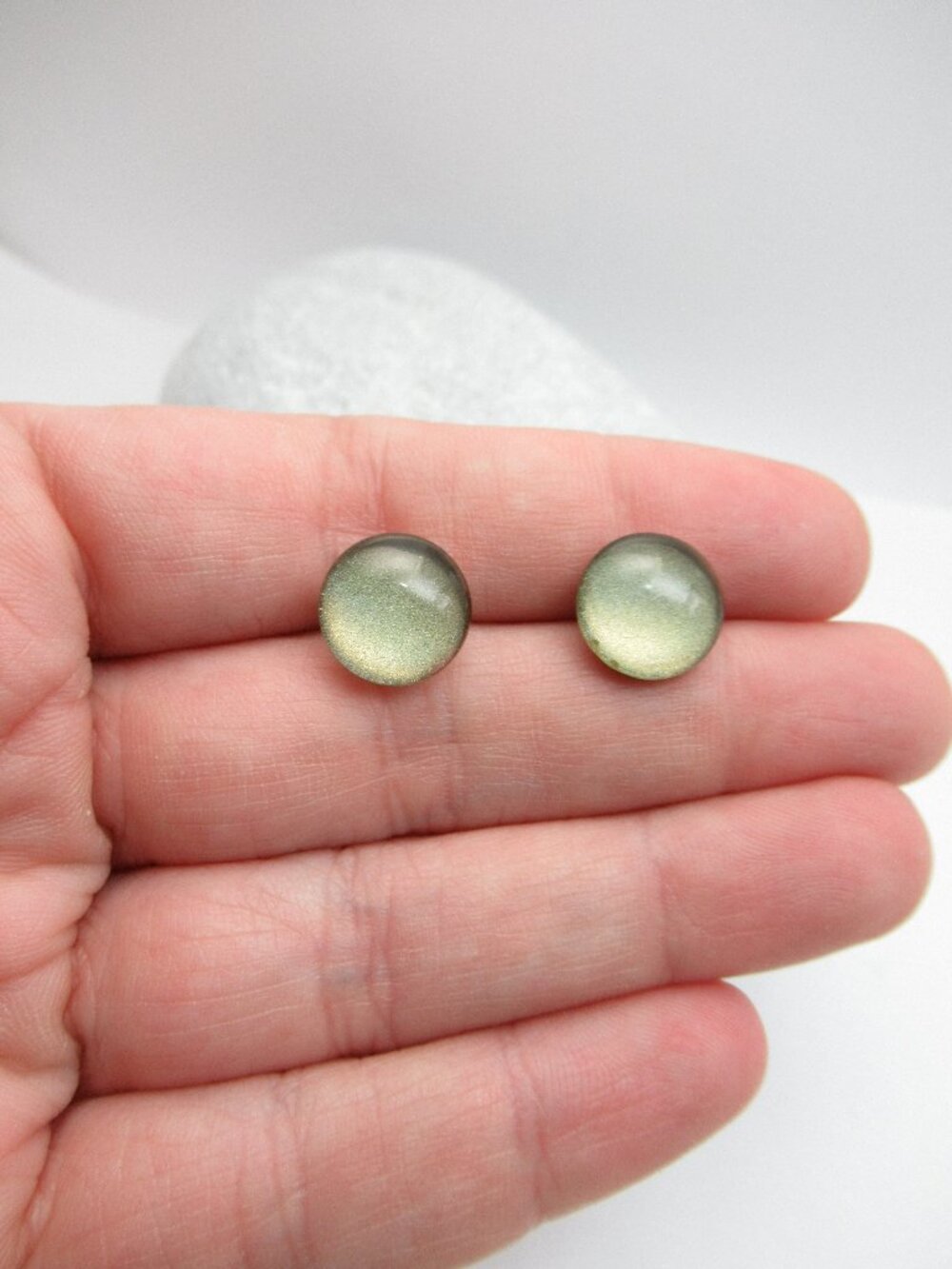 Cabochon post earrings
